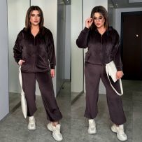 Трендовий костюм з велюру шоколад №595603