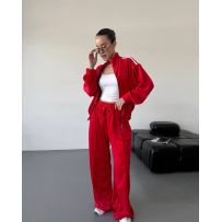 Стильний зручний костюм з лампасами на змійці червоний №597443