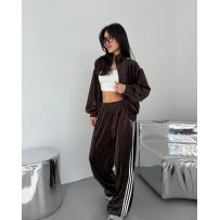 Стильний зручний костюм з лампасами на змійці шоколад №597444